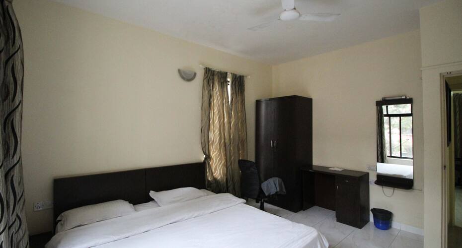 Comfort Apartment Santacurz West, Mumbai 4